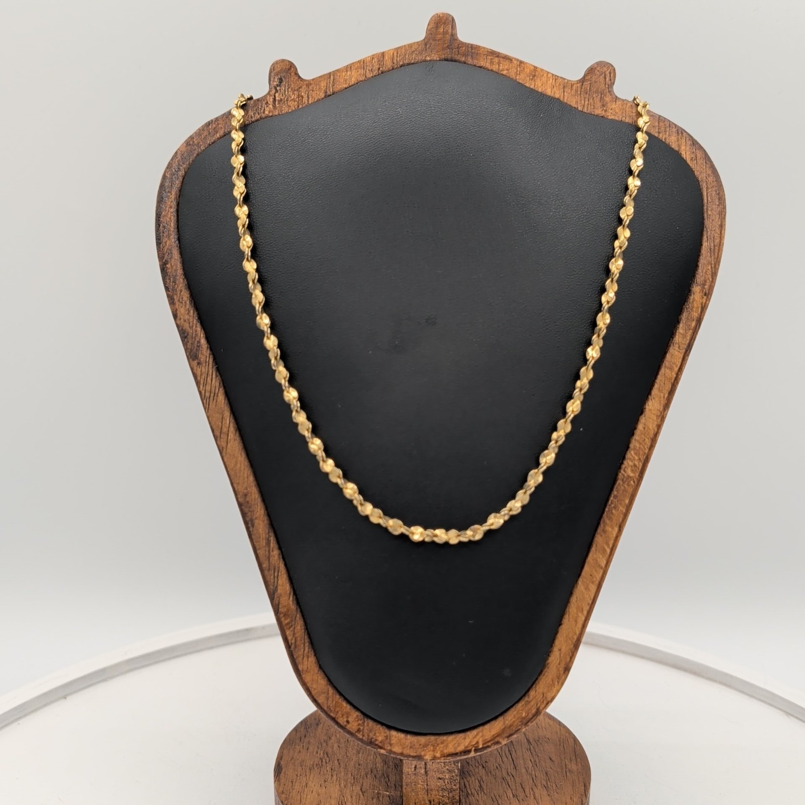 Vintage Sigal Gold Tone Twisted Flat Link Serpentine Chain Necklace 16